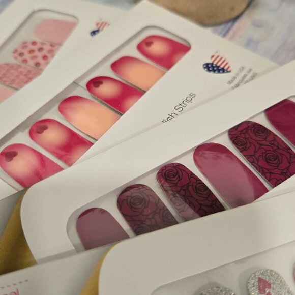 Color Street Valentine Press On Nail Design- Valentine #2 - Picture 2 of 6